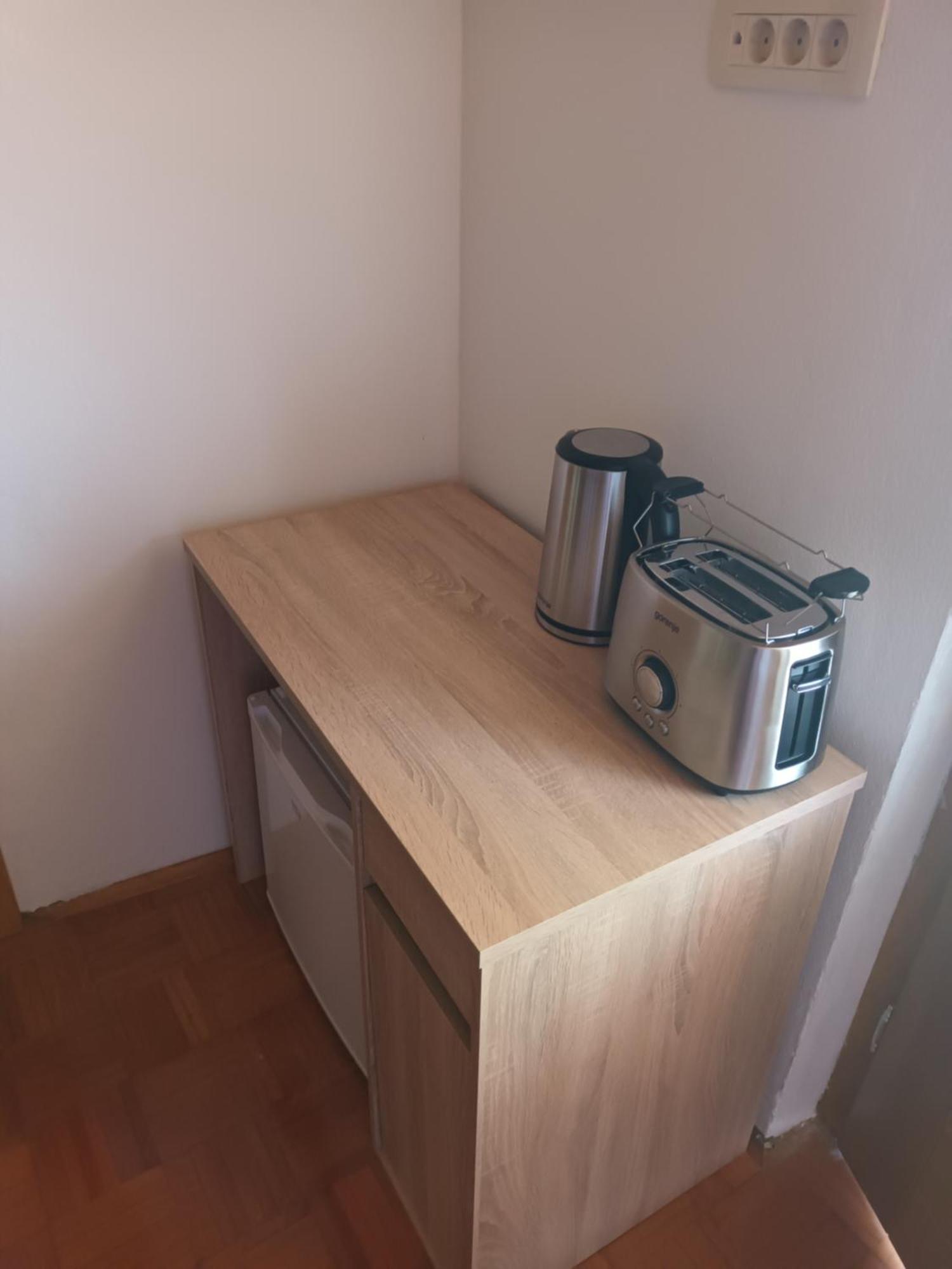 Apartma Brina 3 Sežana Eksteriør bilde